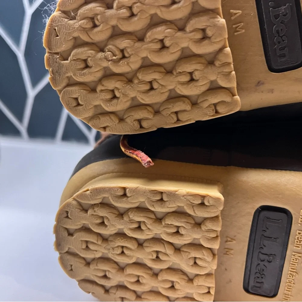 L.L.Bean kids Bean boots 8 inches insulated like new condition size 5 M - Picture 6 of 11